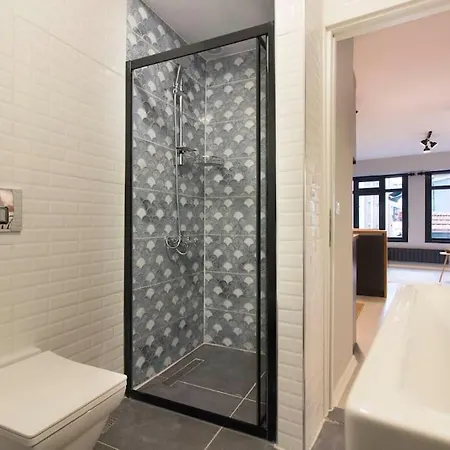Petite & Cosy 1br Flat At The Heart Of Kadikoy 아파트 *